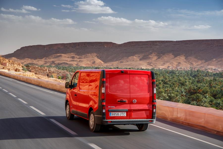  Nissan NV300 Van 2016 года  (фото 26 из 32)